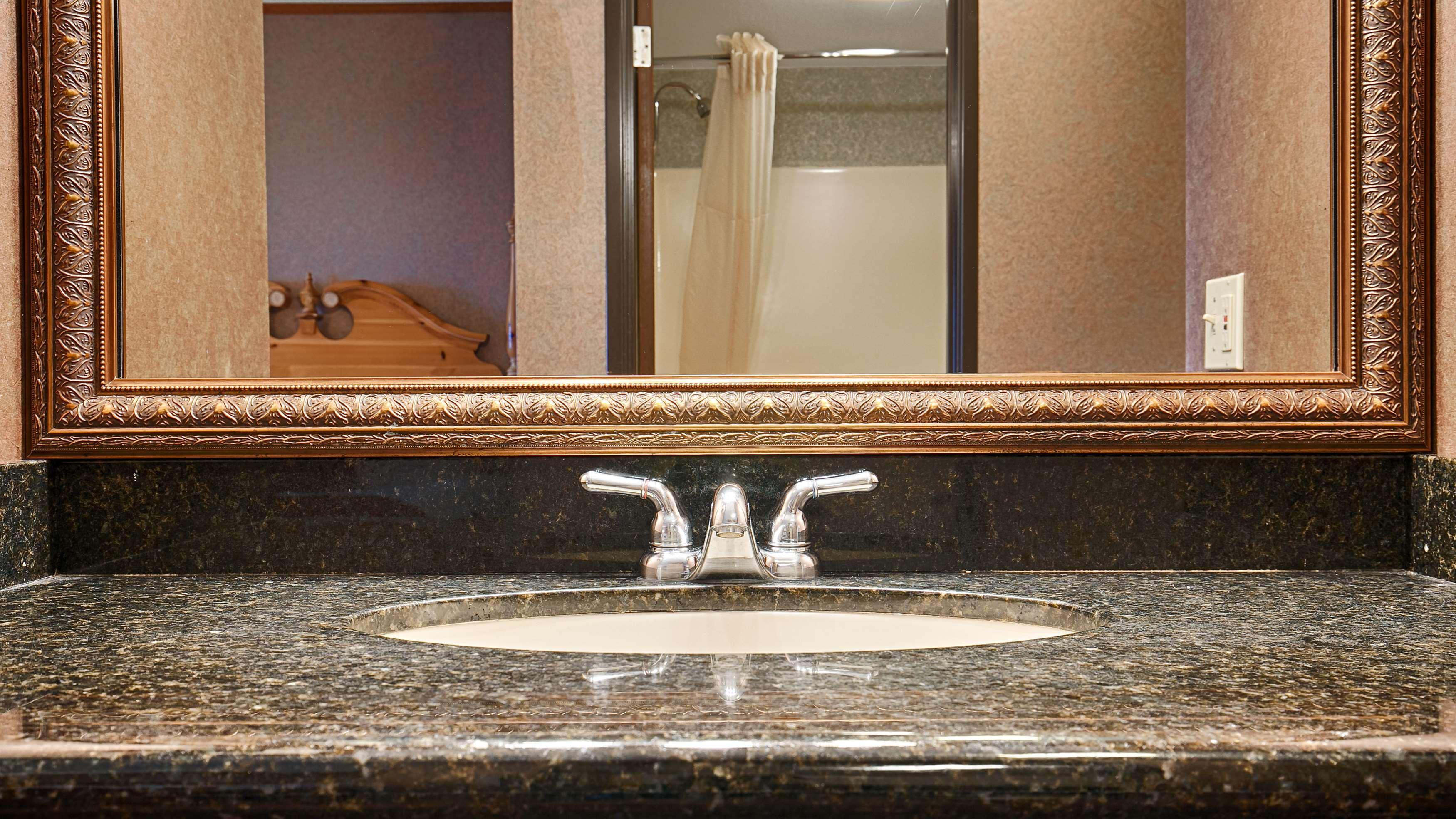 Best Western Plus Dockside Waterfront Inn Mackinaw City Exterior photo