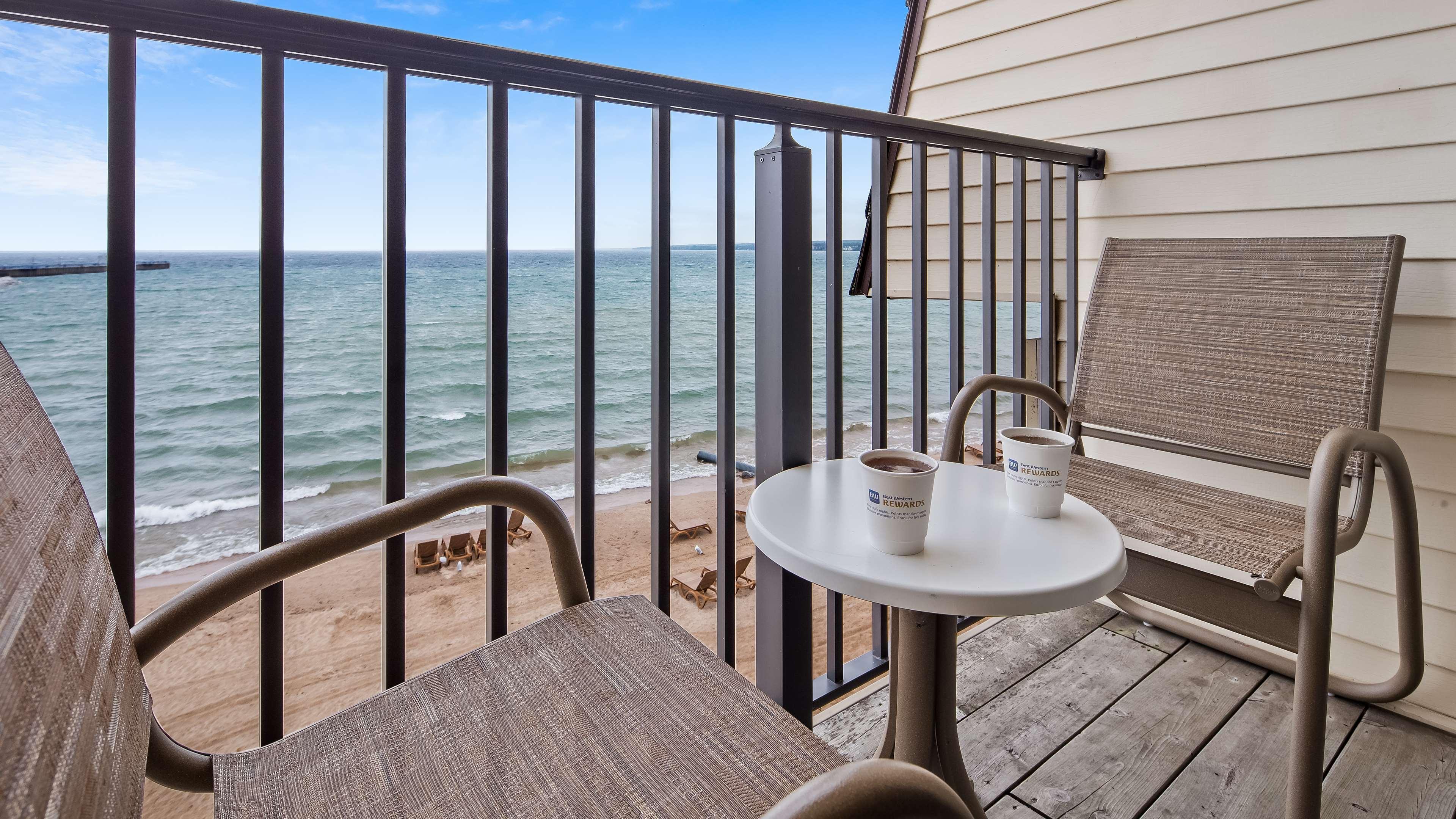 Best Western Plus Dockside Waterfront Inn Mackinaw City Exterior photo