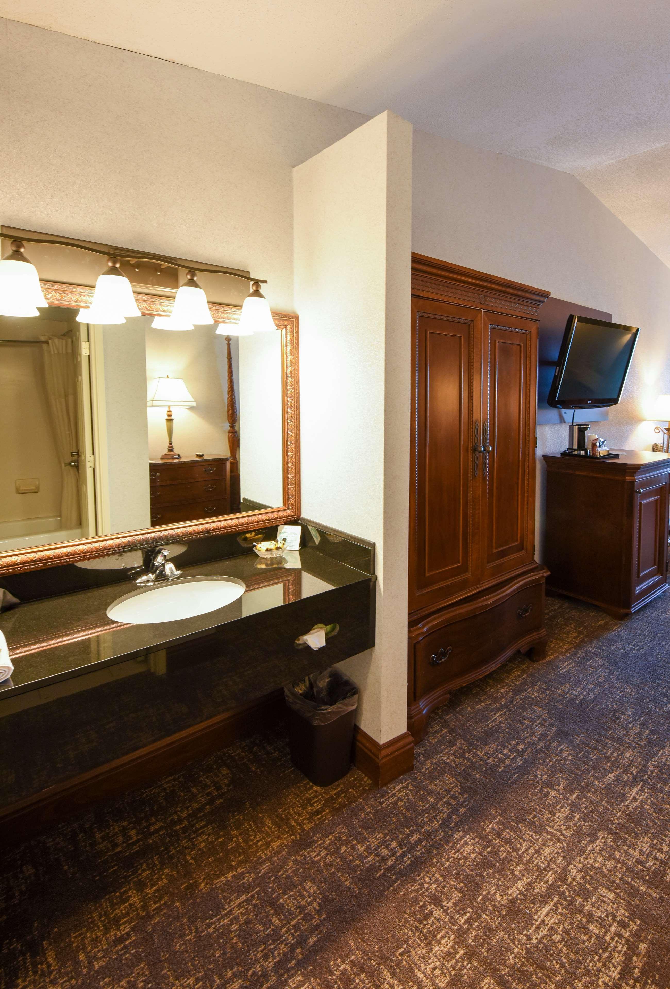 Best Western Plus Dockside Waterfront Inn Mackinaw City Exterior photo