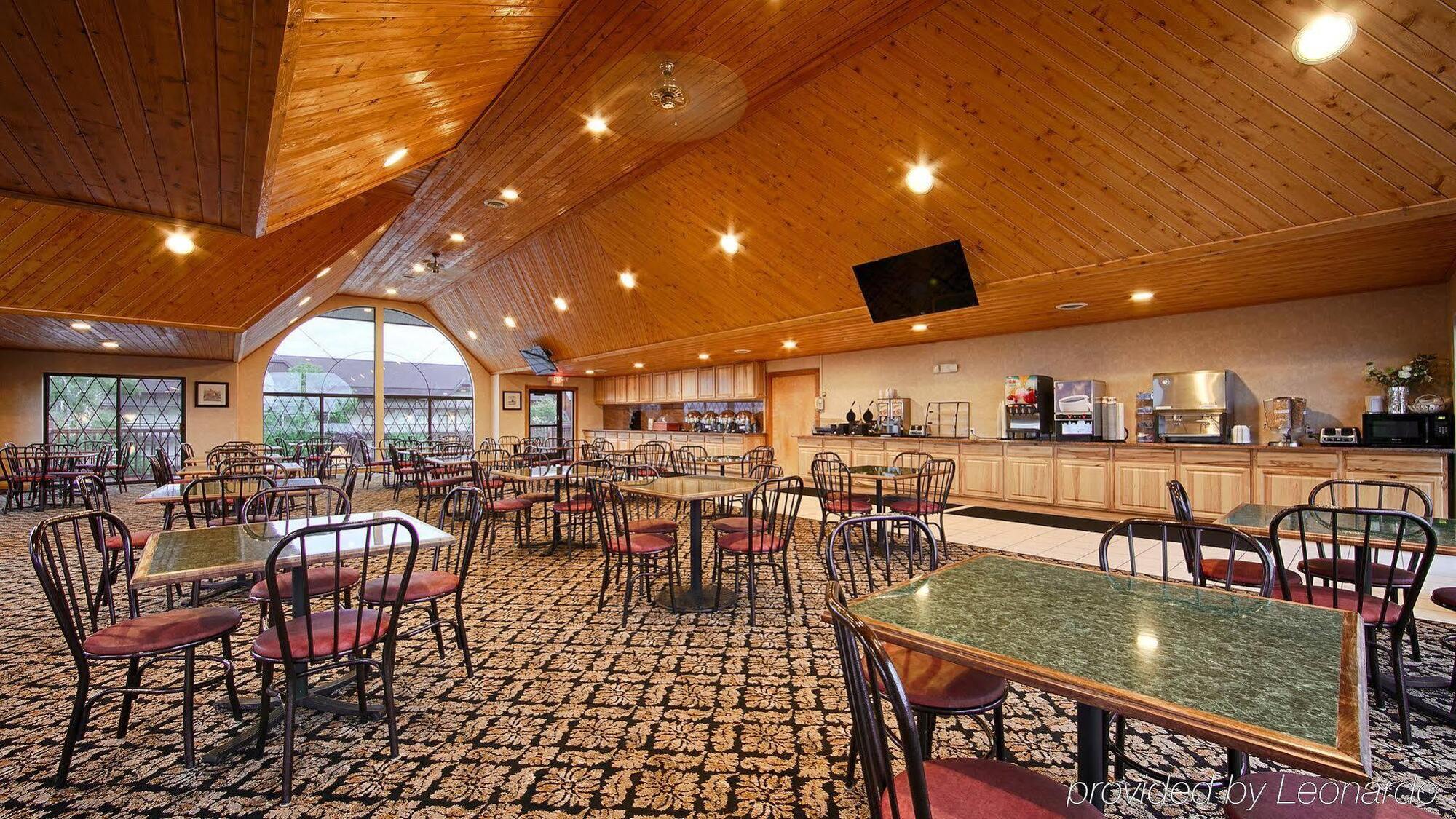 Best Western Plus Dockside Waterfront Inn Mackinaw City Exterior photo